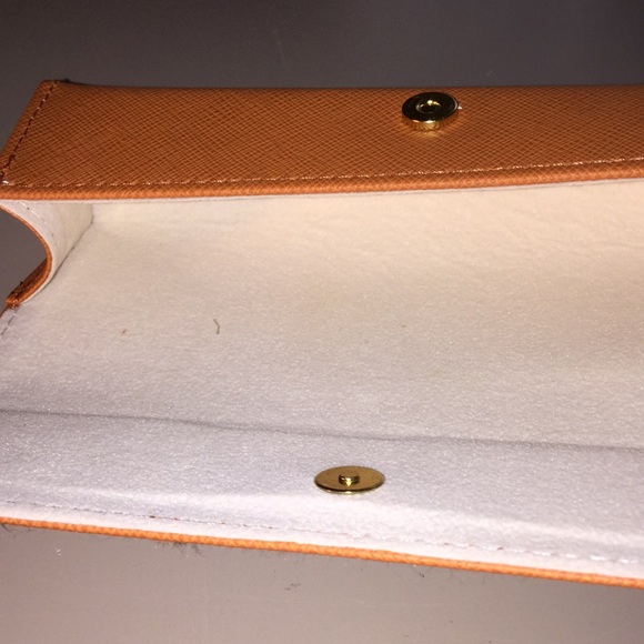- Tory Burch eyeglass case - Picture 6 of 6